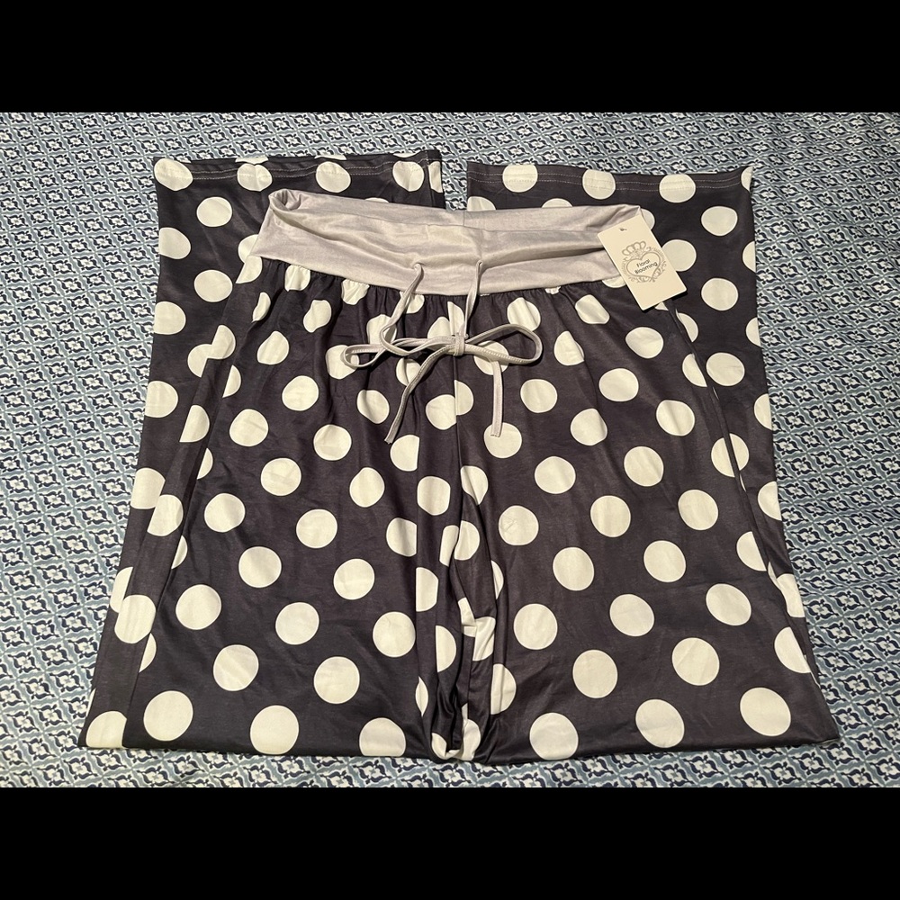 NWT size L gray with white polkadot lounge pants